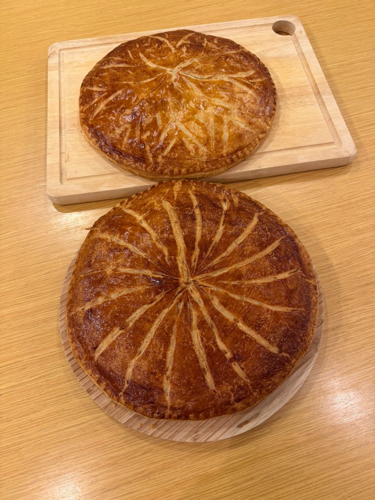 Nathalie nous avait préparées 2 magnifiques galettes!
